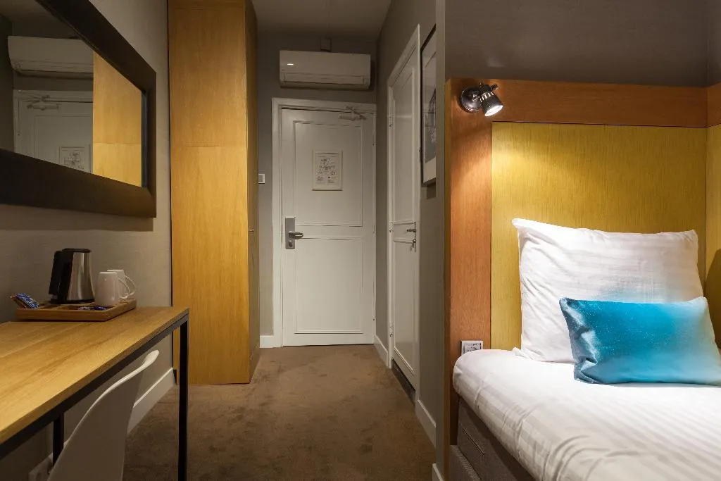SINGLE BASIC Room, The Delphi - Amsterdam Townhouse, Amsterdam