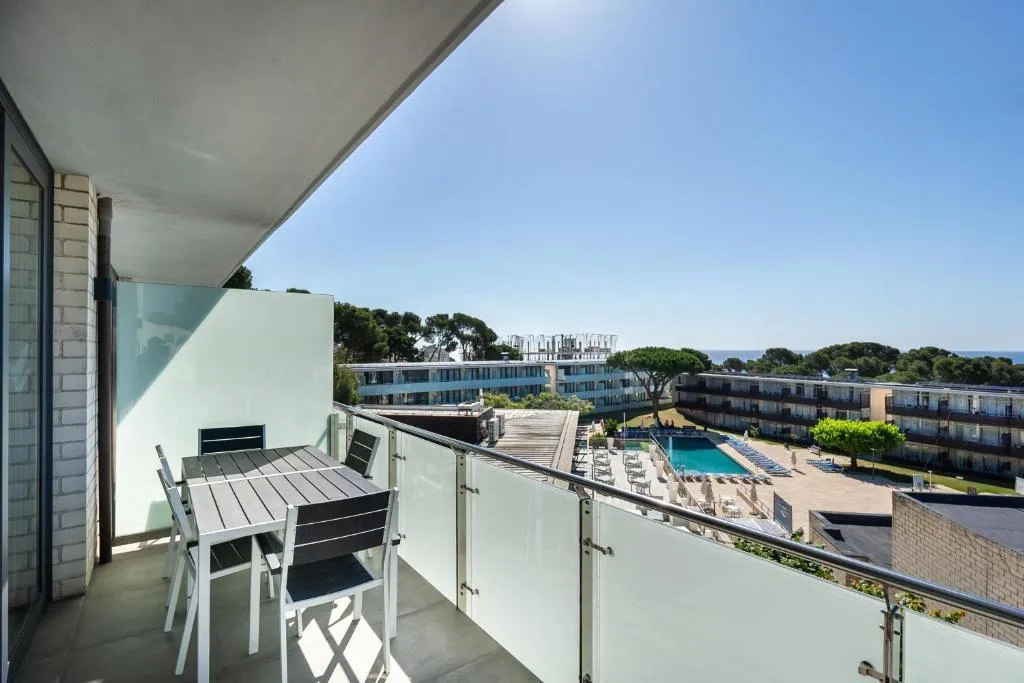 APARTMENT SUPERIOR ONE BEDROOM Room, Comtat Sant Jordi, Costa Brava