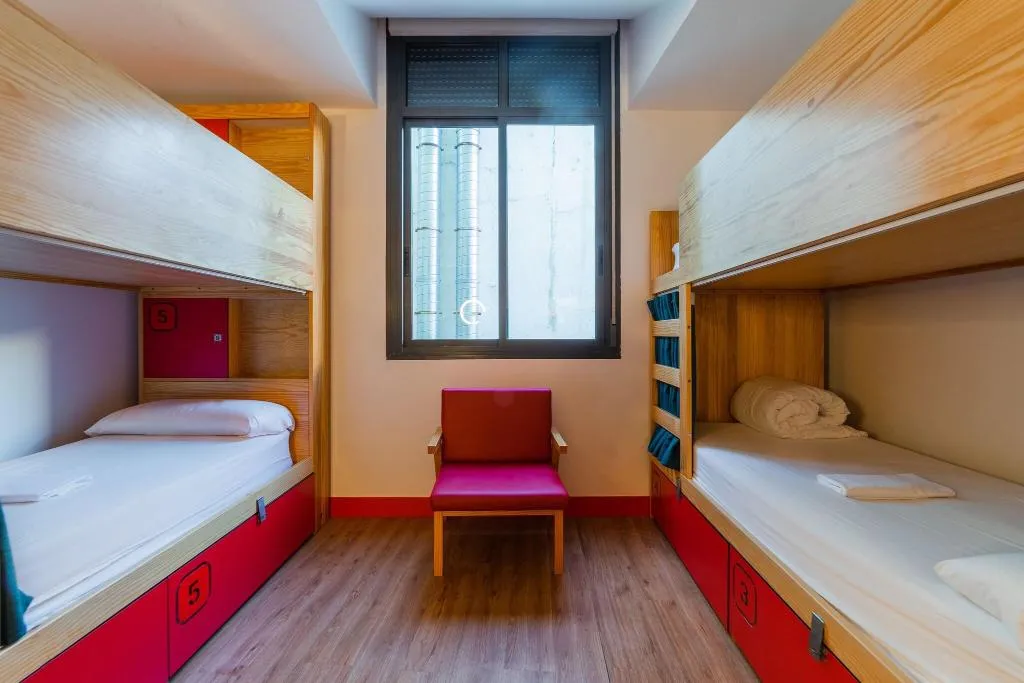 Bed in dormitory WITH SHARED BATHROOM Room, Ok Hostel Madrid, Madrid