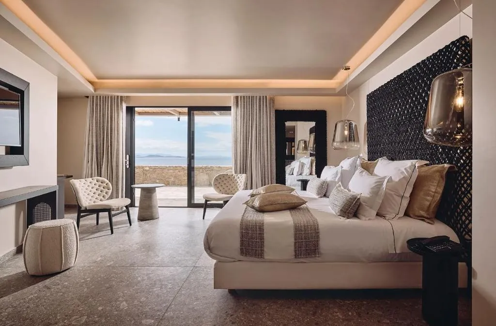 SUITE WITH JACUZZI Room, Amazon Mykonos Resort & Spa, Mykonos