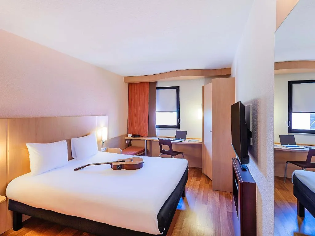 DOUBLE WITH DOUBLE BED Room, ibis Lisboa Sintra, Lisbon