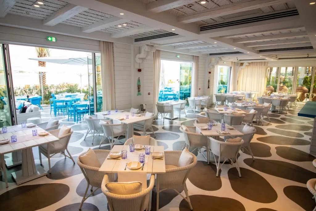Restaurant, Raffles The Palm Dubai, Dubai