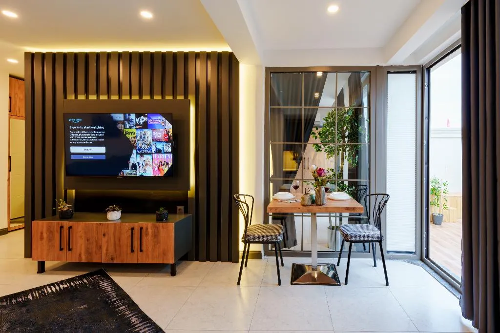 SUITE KING BED WITH JACUZZI Room, Mrt Suites Lara, Antalya