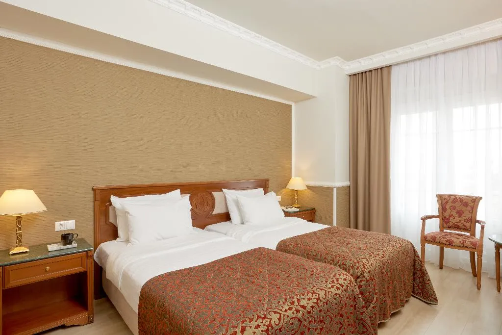 FAMILY ROOM TWO BEDROOMS TWO BATHROOMS Room, Grand Hotel Palace Thessaloniki, Halkidiki
