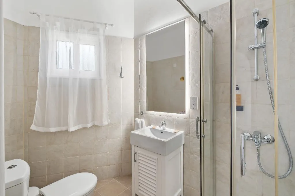 VILLA FOUR BEDROOMS Room, Thalassines Villas, Cyprus