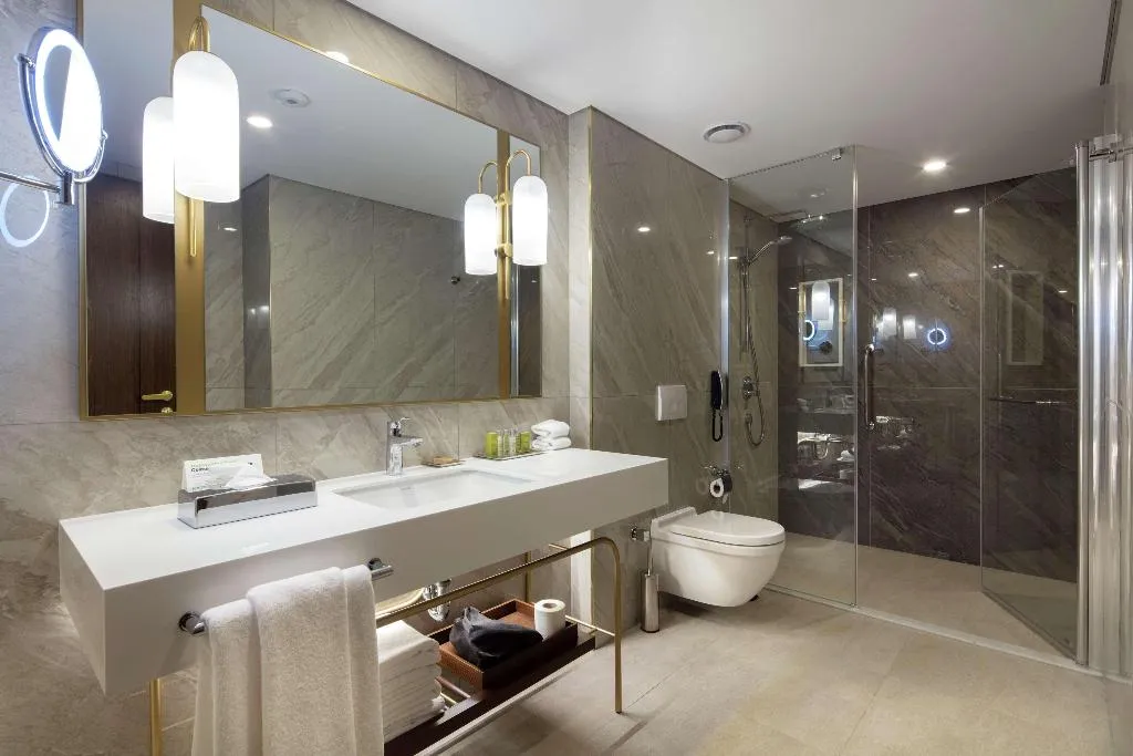 DOUBLE STANDARD Room, Doubletree Hilton Antalya City Centre, Antalya