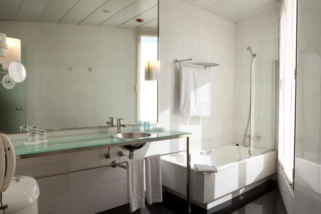 TRIPLE STANDARD Room, Quatro Puerta del Sol, Madrid