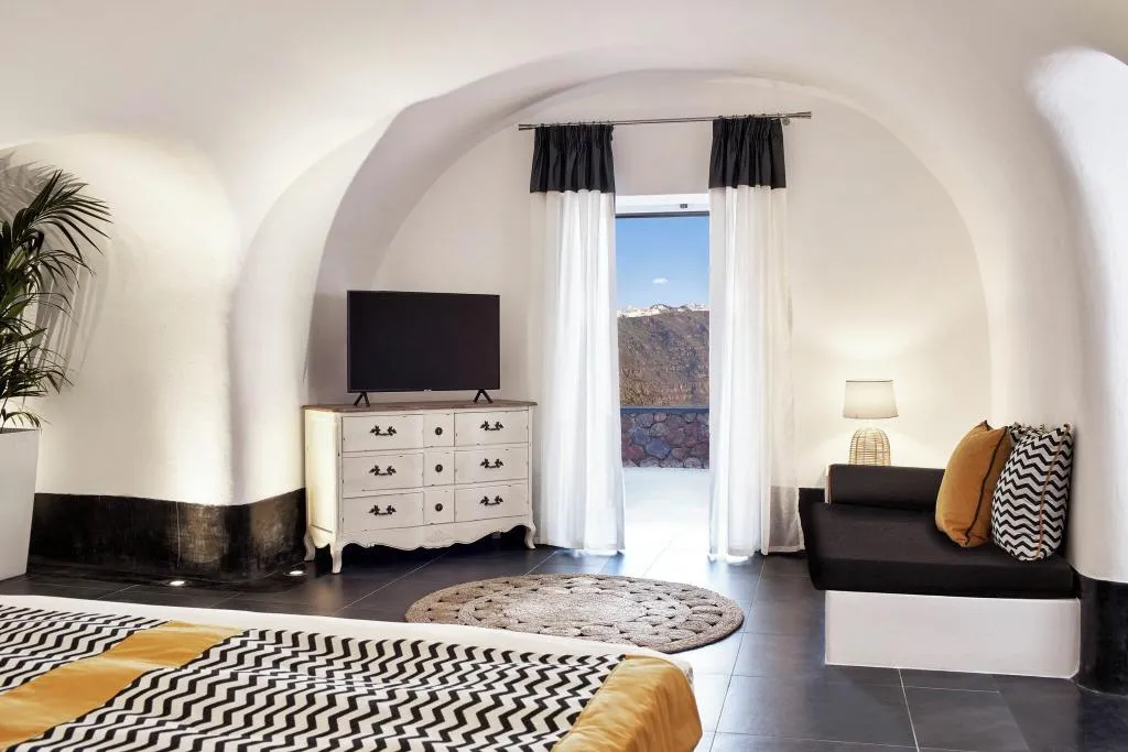 SUITE KING SIZE BED Room, San Antonio, Santorini