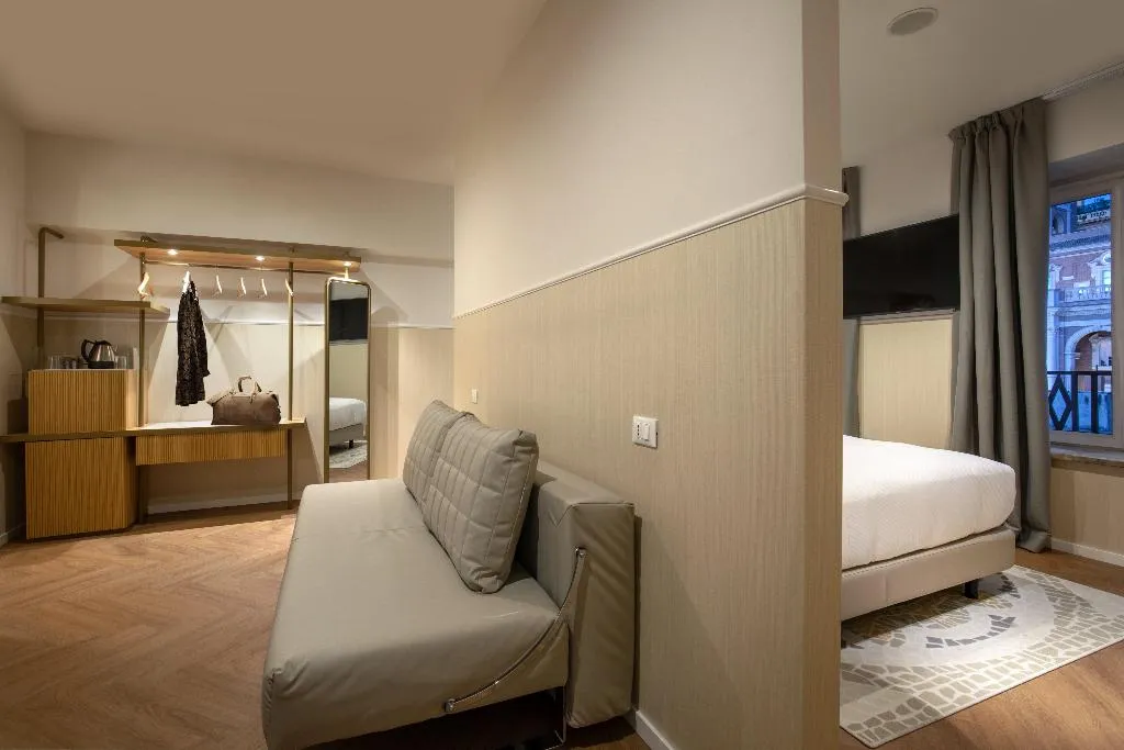 JUNIOR SUITE KING SIZE BED Room, Cosmopolita Hotel Rome, Tapestry Collection by Hil, Rome