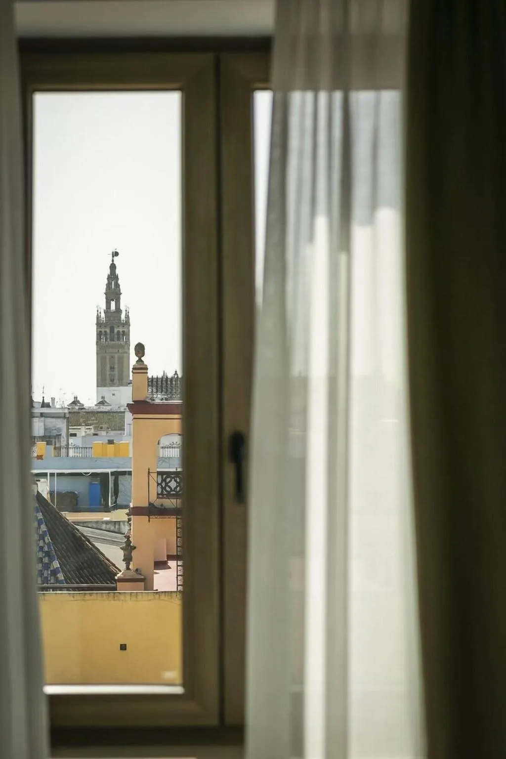 Room, Aquitania Home Suites, Seville