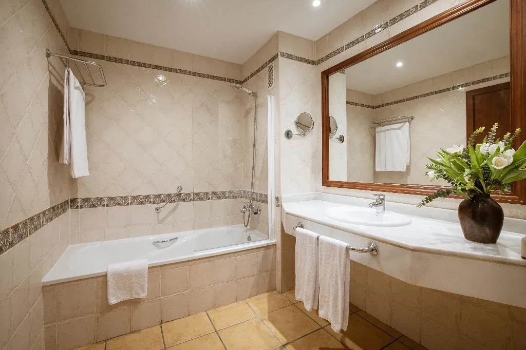 Double or Twin CLASSIC Room, Hotel IPV Palace & Spa, Costa Del Sol