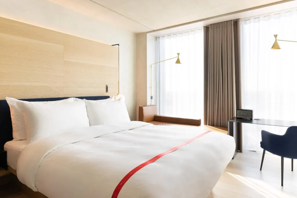 SINGLE STANDARD Room, Ruby Emma Hotel Amsterdam by IHG, Amsterdam