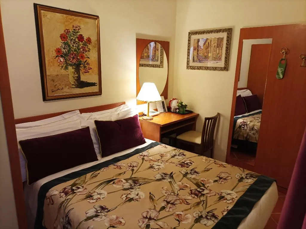 SINGLE ECONOMY Room, Maxim Axial, Florence