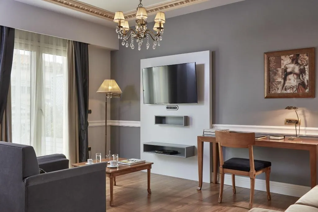 SUITE DELUXE QUEEN BED Room, Ava Hotel & Suites, Athens