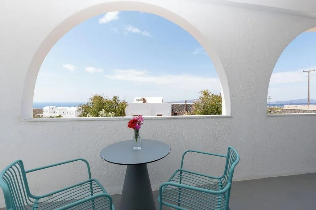 Room, Symmetry Suites, Santorini