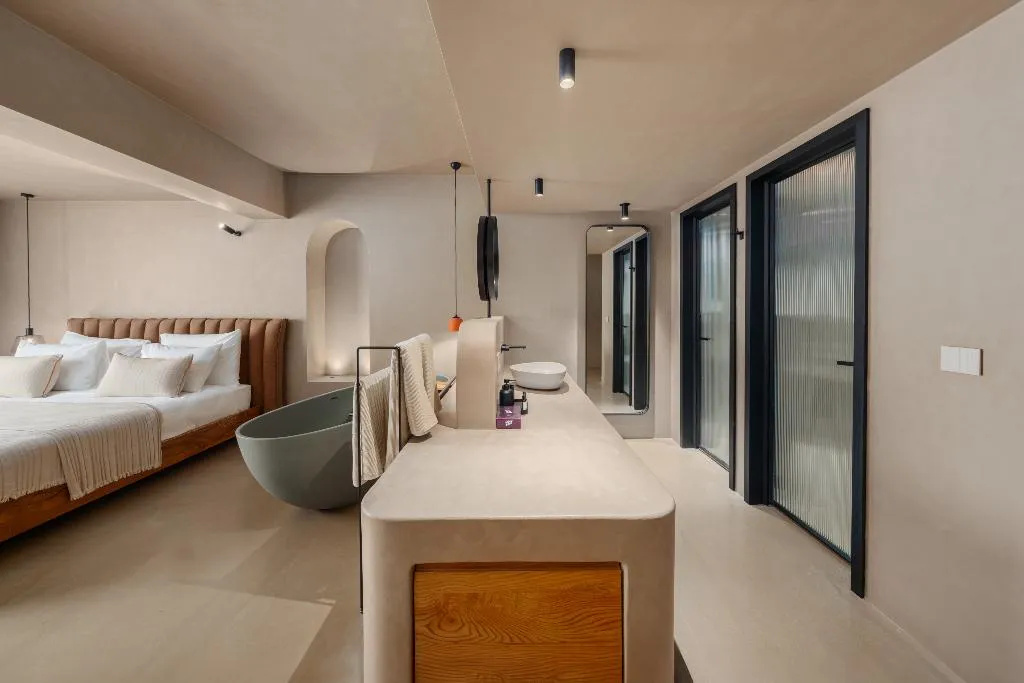 DOUBLE DELUXE QUEEN BED Room, Roome, Dalaman