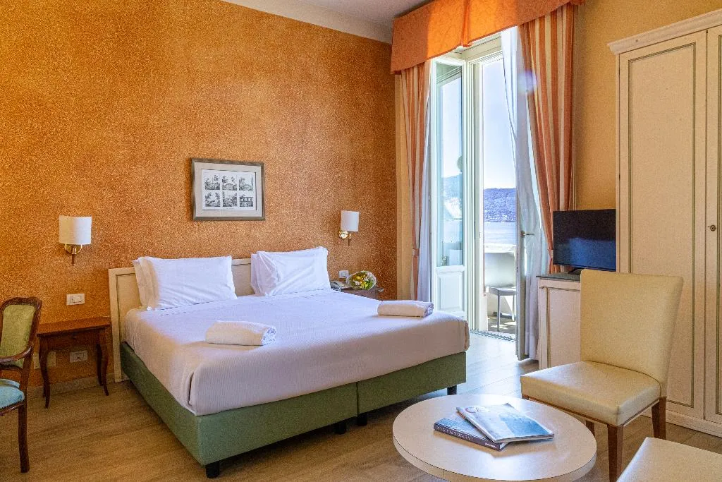 JUNIOR SUITE LAKE VIEW Room, LVG Hotel Collection - Hotel Pallanza, Milan