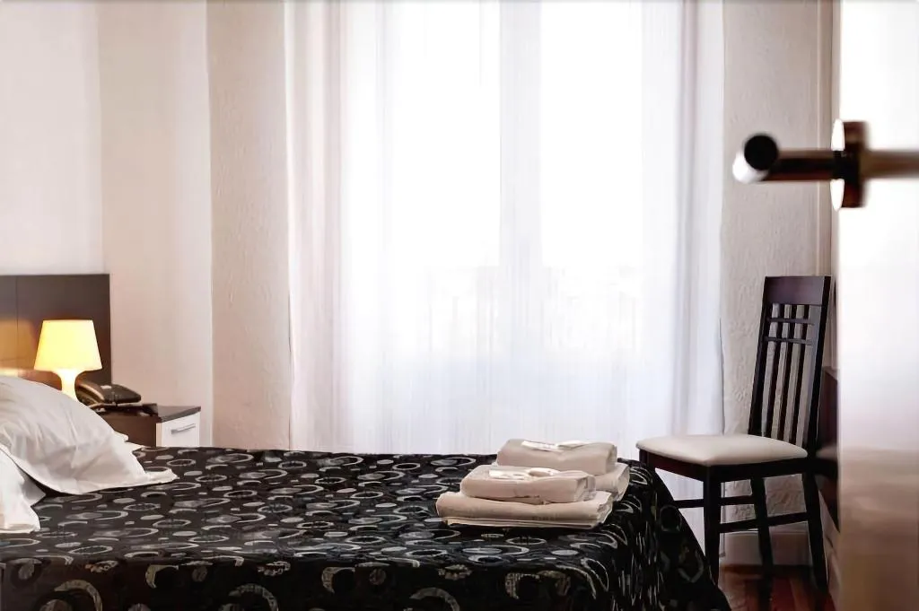 DOUBLE STANDARD Room, Hostal Besaya, Madrid