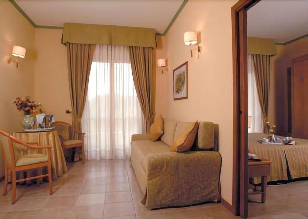Room, Relax, Catania