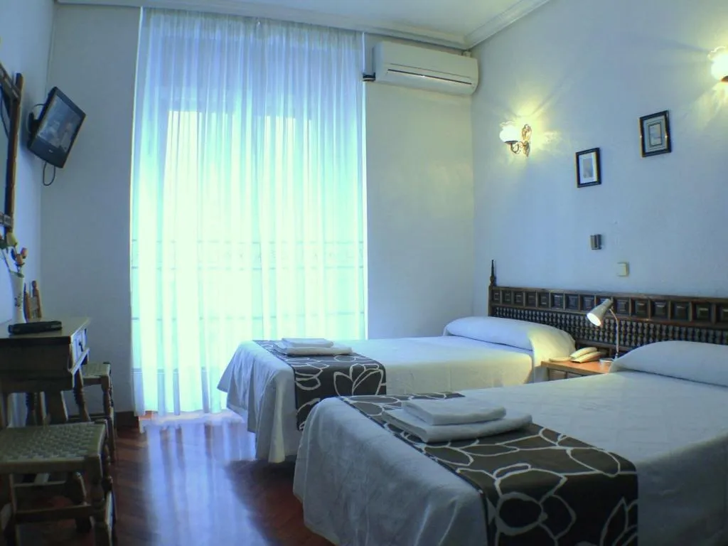 Room, Hostal Esmeralda, Madrid