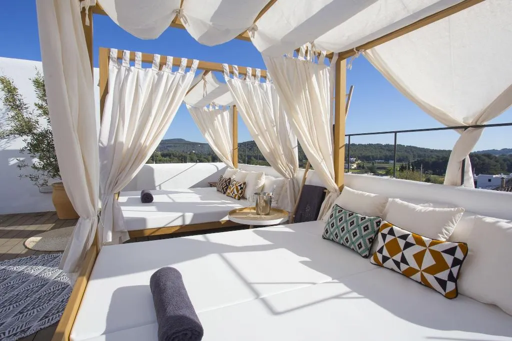 Terrace, Gatzara Suites Santa Gertrudis, Ibiza