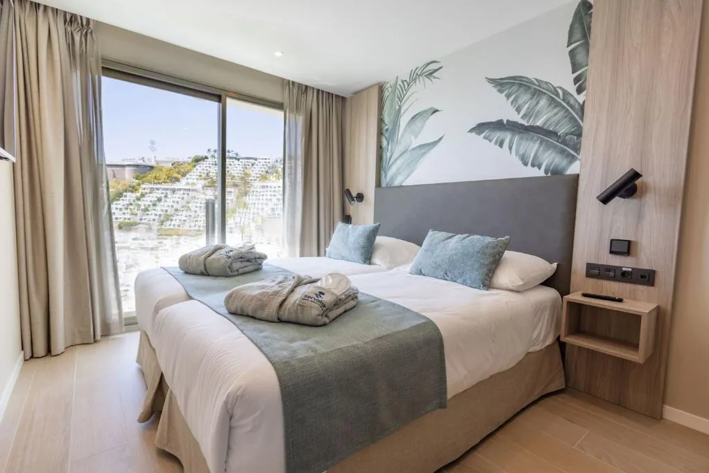 Double or Twin SUPERIOR WITH PRIVATE POOL Room, Servatur Puerto Azul, Gran Canaria