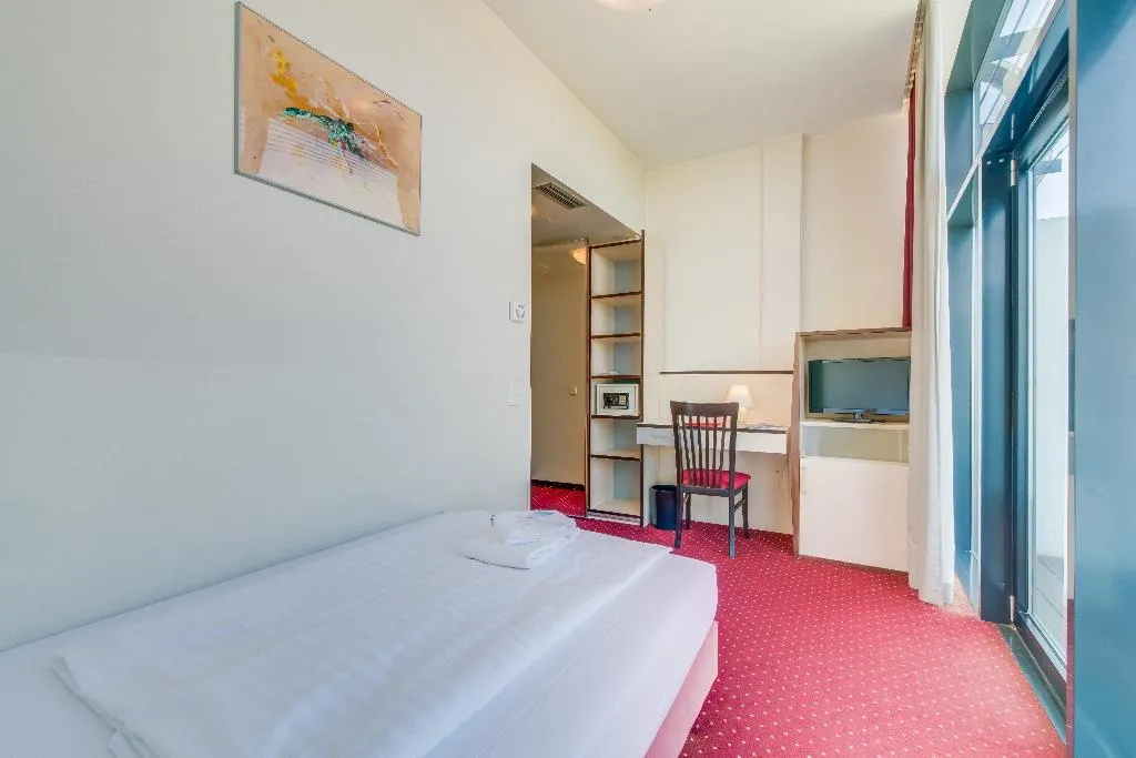 SINGLE STANDARD Room, Come Inn Berlin Kurfurstendamm Opera, Berlin