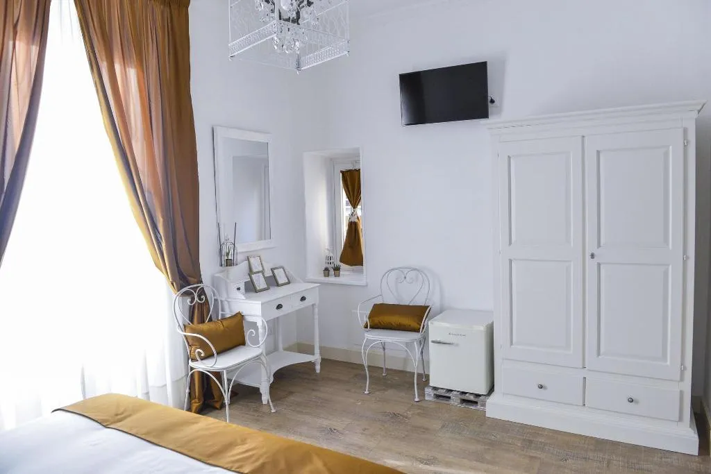 Room, Adelina Guesthouse, Naples