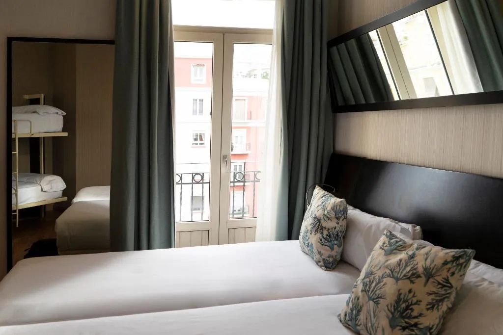 QUADRUPLE STANDARD Room, Petit Palace Ruzafa, Valencia