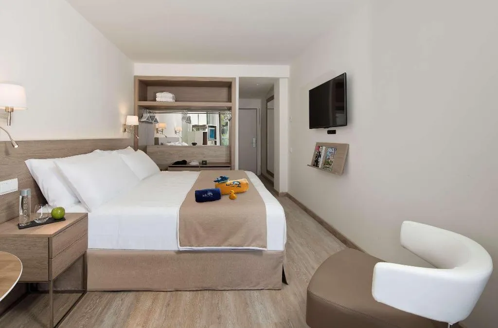FAMILY ROOM STANDARD Room, Meliá Cala Galdana, Menorca
