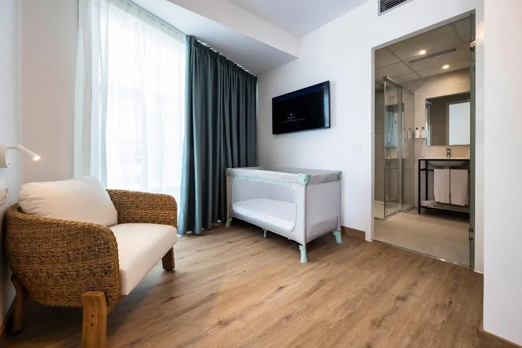 Double or Twin WITH TERRACE Room, Hotel Calella by Beatriz Hoteles, Costa Brava