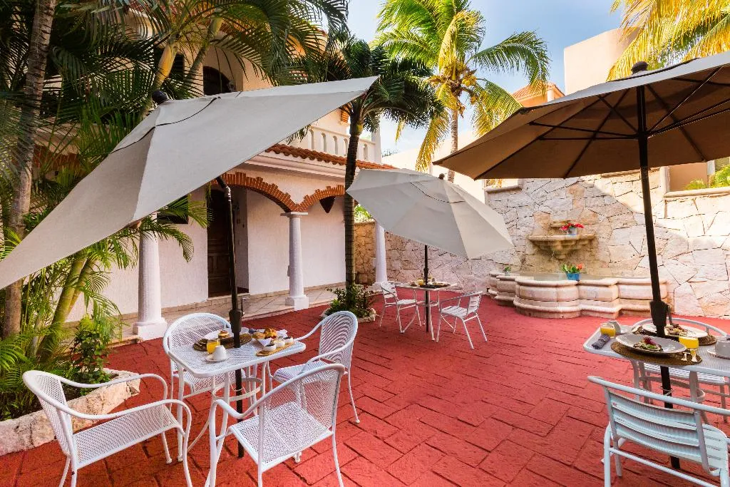 General view, Chez Waffle Hotel, Cancun Area