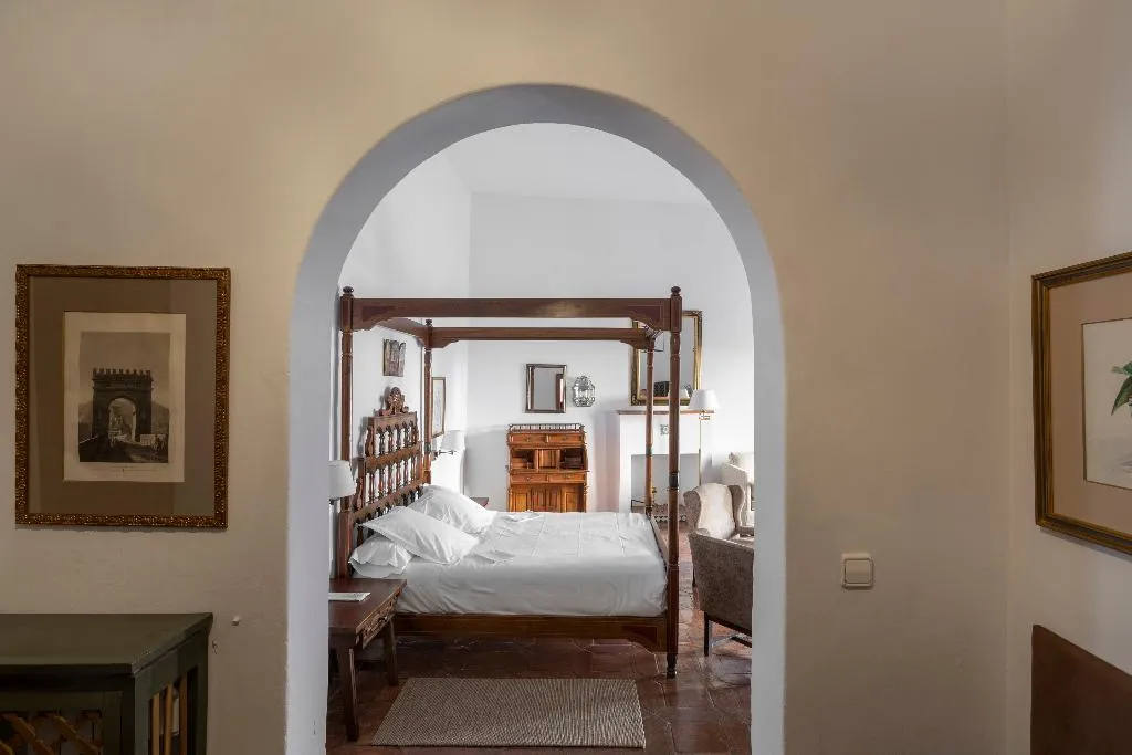 JUNIOR SUITE STANDARD Room, Parador de Guadalupe, Madrid