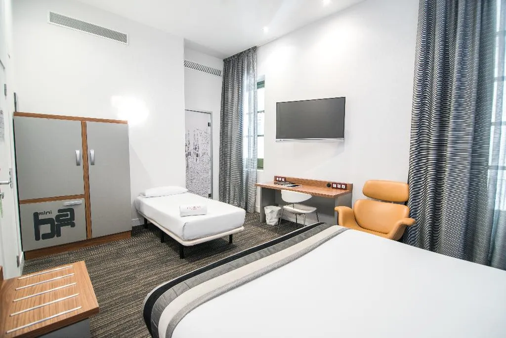 TRIPLE STANDARD Room, Petit Palace Boquería Garden, Barcelona