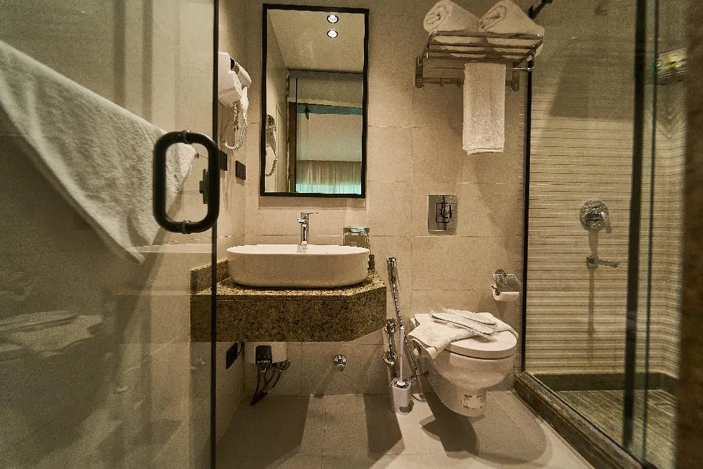 DOUBLE DELUXE Room, Gold's Pyramids Hotel, Cairo