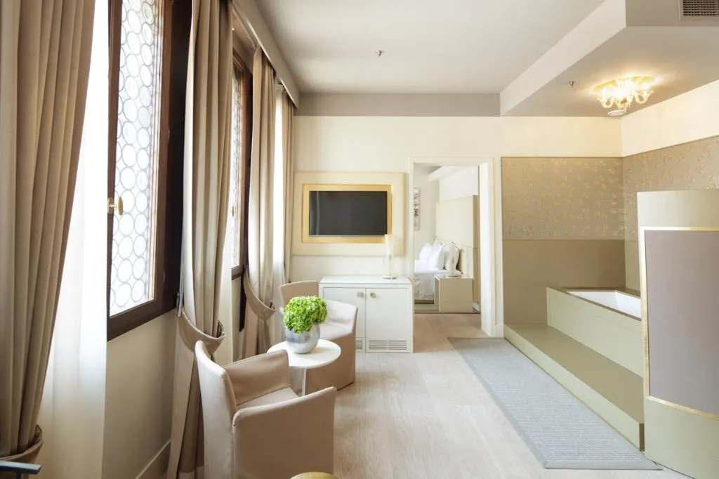 JUNIOR SUITE STANDARD Room, Palazzo Barocci, Venice