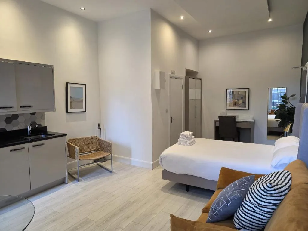 STUDIO SUPERIOR Room, Dublin Central Suites, Dublin