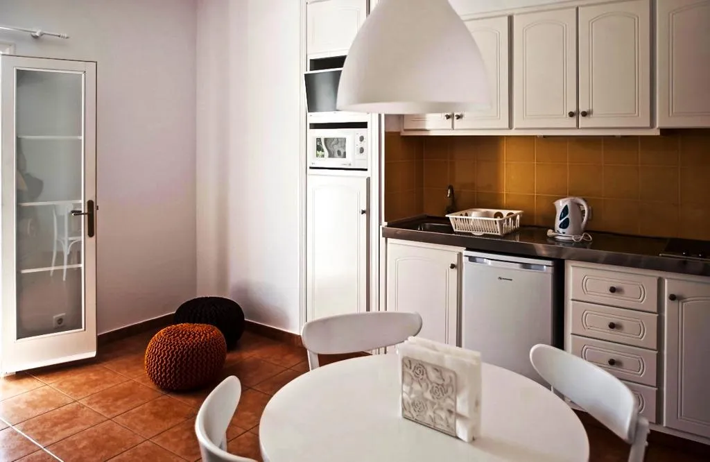 Room, Desmais, Menorca