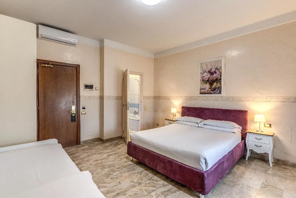 TRIPLE CLASSIC Room, Hotel Orazia, Rome