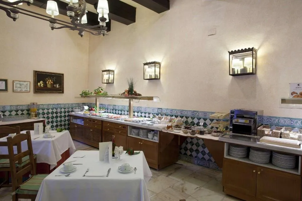 Restaurant, Parador de Guadalupe, Madrid