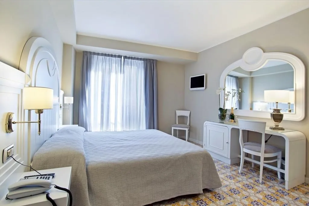 Room, Capri Hotel, Naples