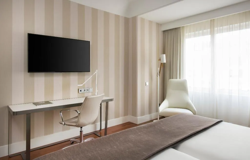DOUBLE SUPERIOR Room, NH Collection Madrid Colón, Madrid