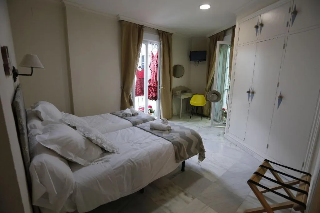 Room, Jardin de La Alameda, Seville