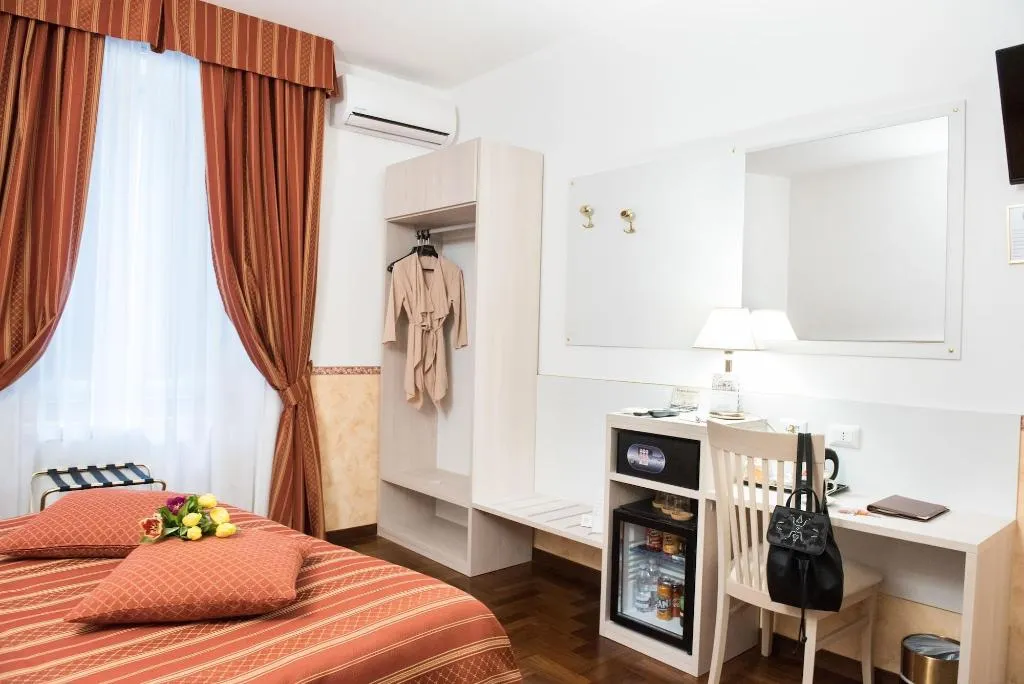 Room, Domus Giulia, Rome