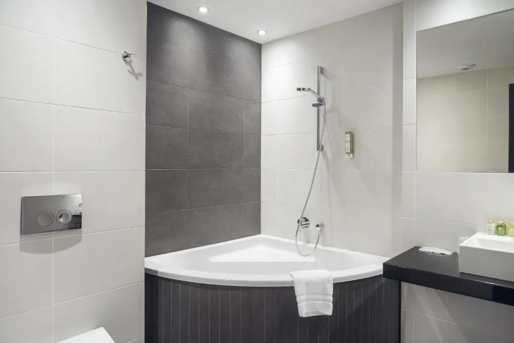 JUNIOR SUITE STANDARD Room, Almond Business&SPA - GRANO HOTEL Gdańsk Riverside, Gdansk