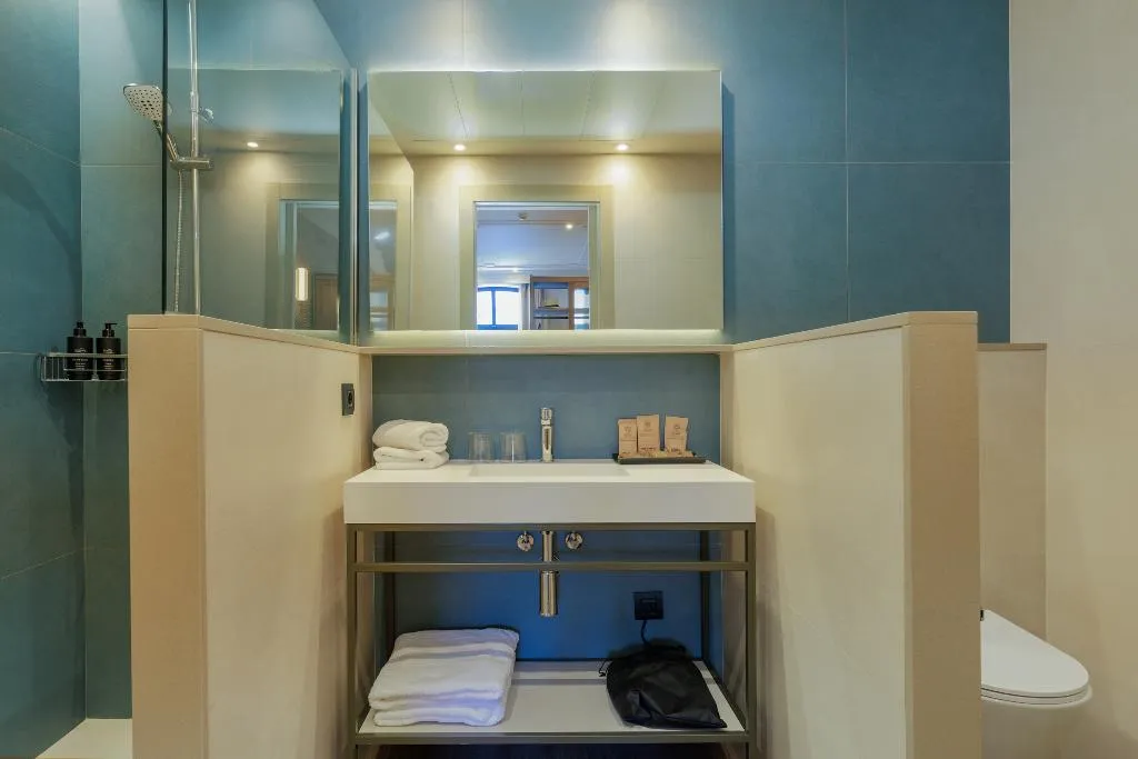 TRIPLE SUPERIOR Room, Hotel Medinaceli 4*S, Barcelona