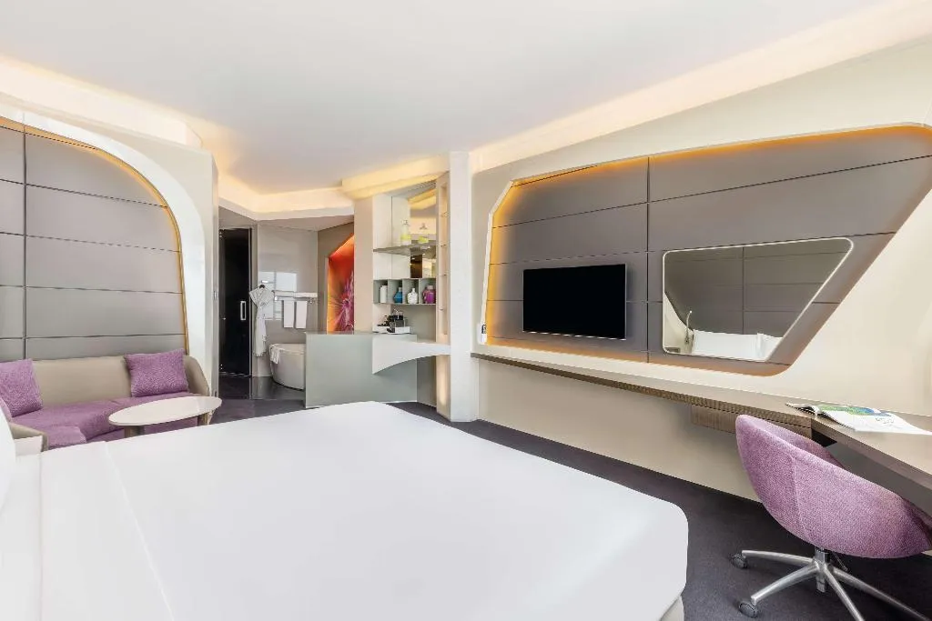 DOUBLE DELUXE Room, V Hotel Dubai, Curio Collection by Hilton, Dubai