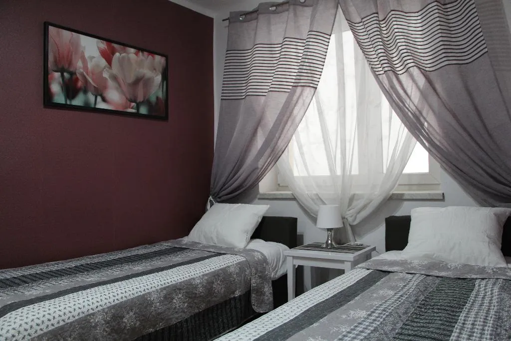 TWIN WITH SHARED BATHROOM Room, Lorf Hostel&Coffee, Krakow