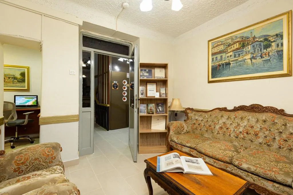 Lobby, Nea Metropolis, Halkidiki