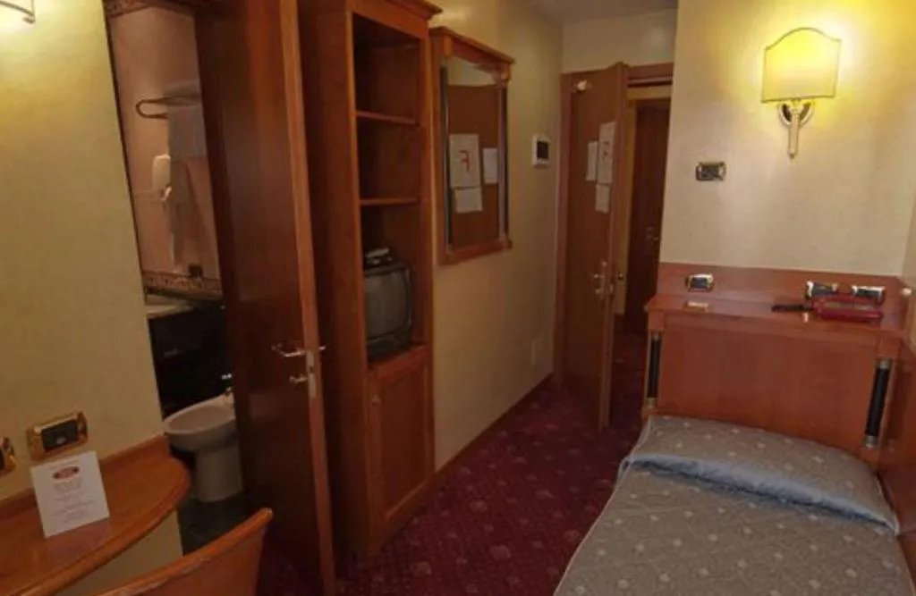 SINGLE STANDARD Room, Miami, Rome